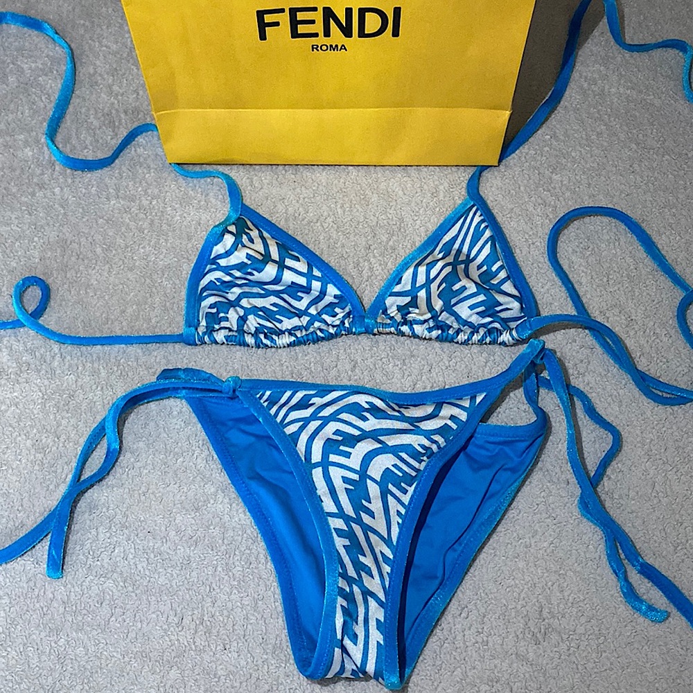 Fendi
Women's Blue Ff-vertigo Triangle Bikini Set